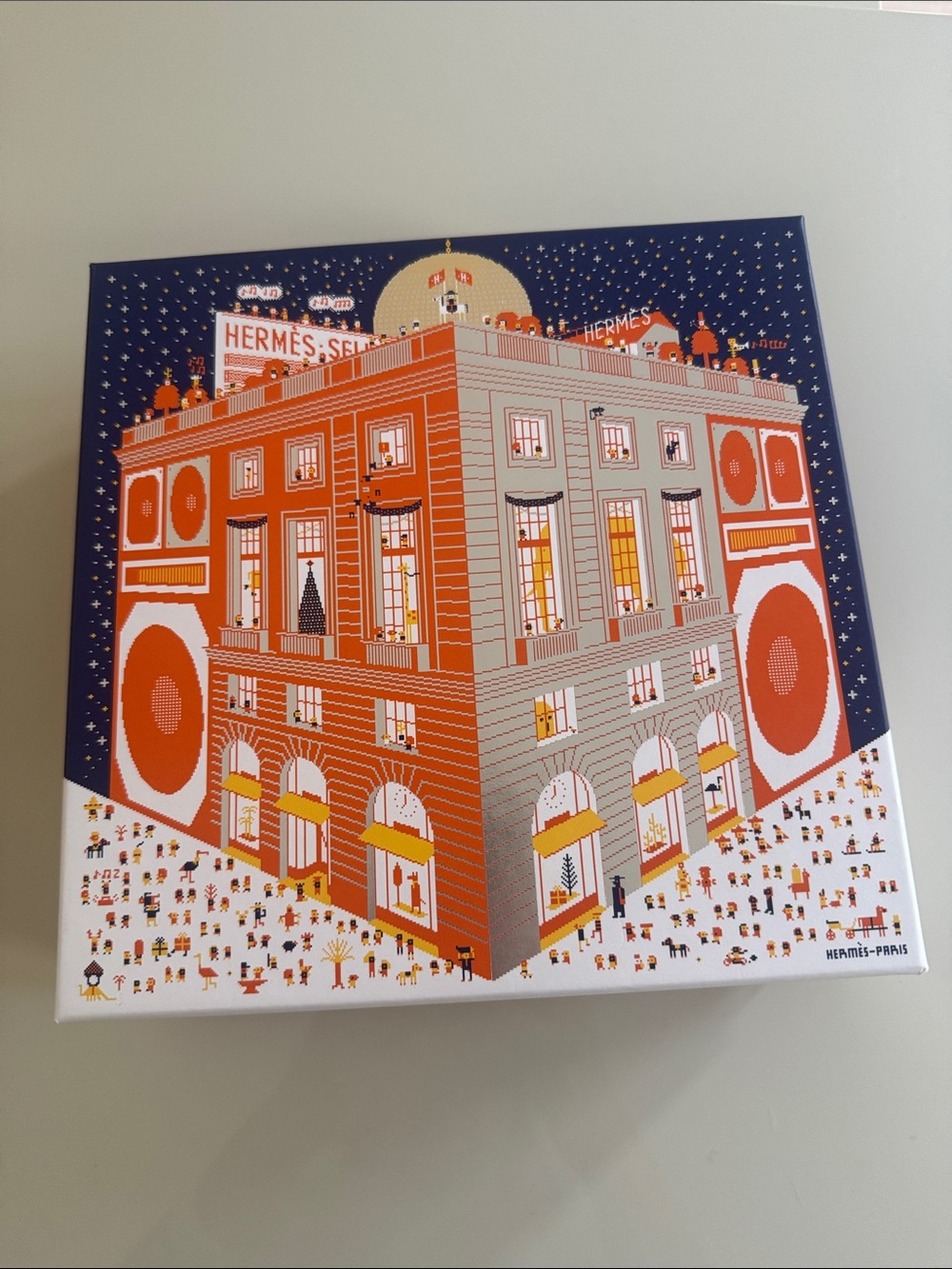 Hermes Box - Holiday Storefront Illustr Orange, Navy, Cream- perfect condition